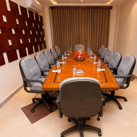 Hotel One Rahim Yar Khan Club Road Εξωτερικό φωτογραφία