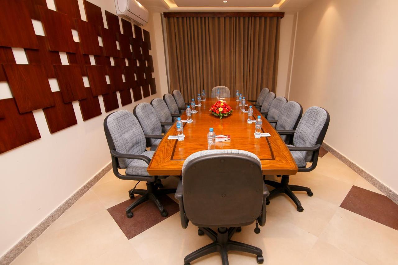 Hotel One Rahim Yar Khan Club Road Εξωτερικό φωτογραφία